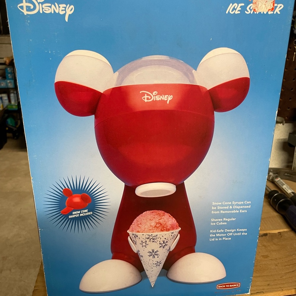 Disney Red and White Ice Shaver - Picture 1 of 5